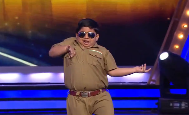 Μικρός χορευτής κλέβει την παράσταση στο «Ινδία Έχεις Ταλέντο»