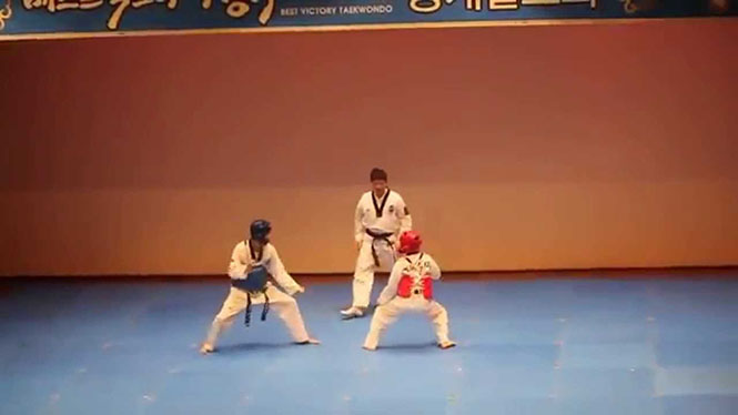Αγώνας του Taekwondo παίρνει πραγματικά απρόσμενη τροπή